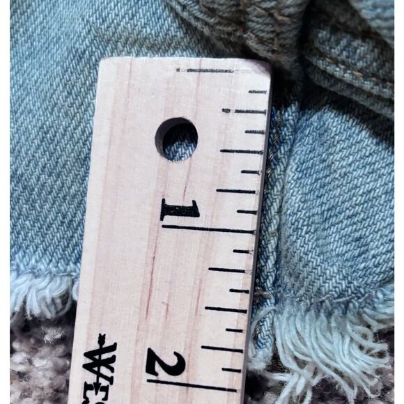 Pac Sun Vintage High Rise Light Blue Wash Distressed Jean Shorts Women’s 25x2 - Picture 9 of 9